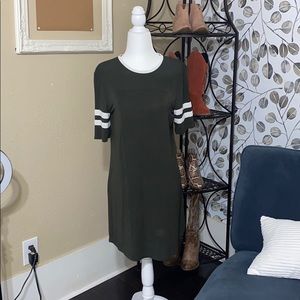 Loose dark green dress